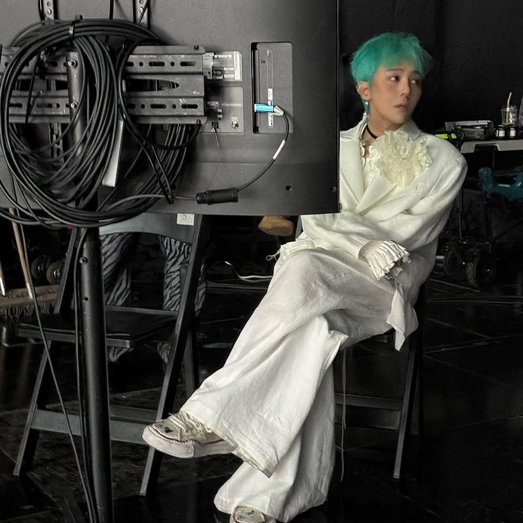 Recent activity shot of BIGBANG