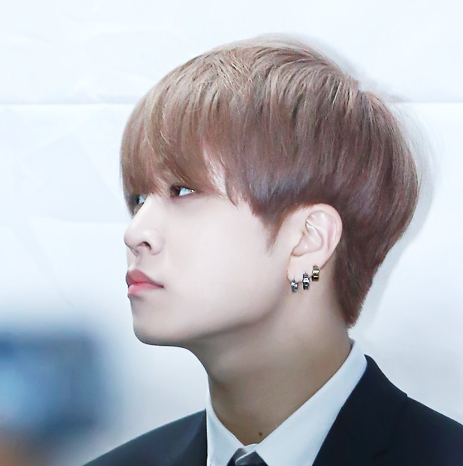 Behind-the-scenes cut of Youngjae (GOT7)