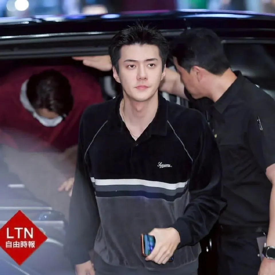 세훈 (EXO)의 최신 사진