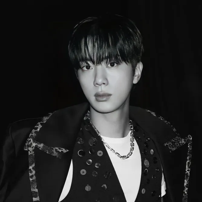 Foto aktivitas terbaru Jin (BTS)
