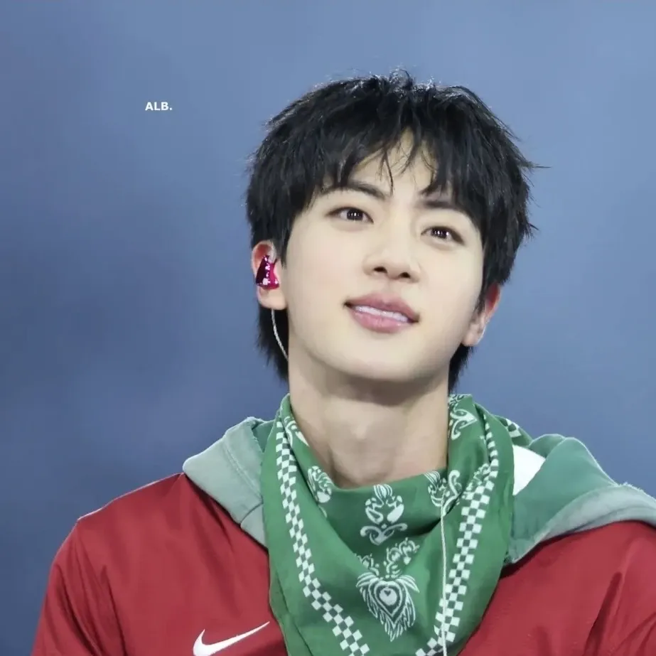 Behind-the-scenes cut of Jin (BTS)