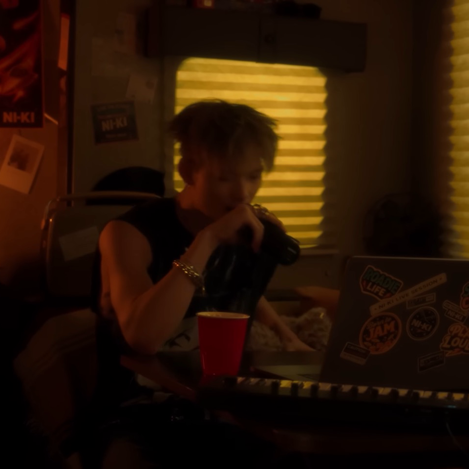 Potret di balik layar NI-KI (ENHYPEN)