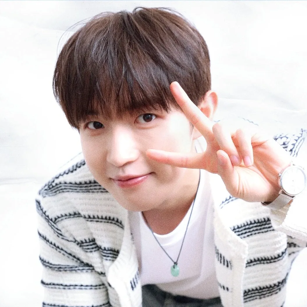 Behind-the-scenes cut of Kim Jaehwan