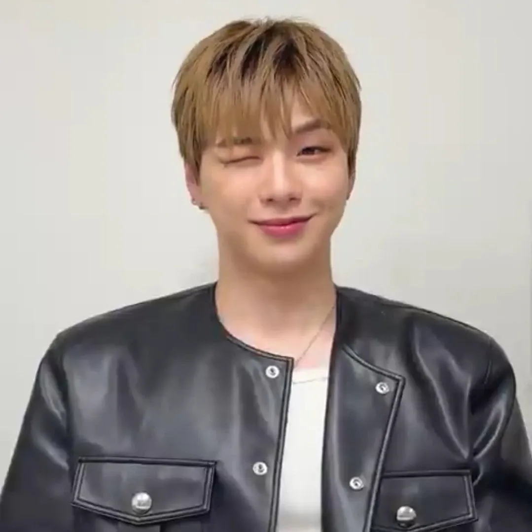 Latest photo of Kang Daniel