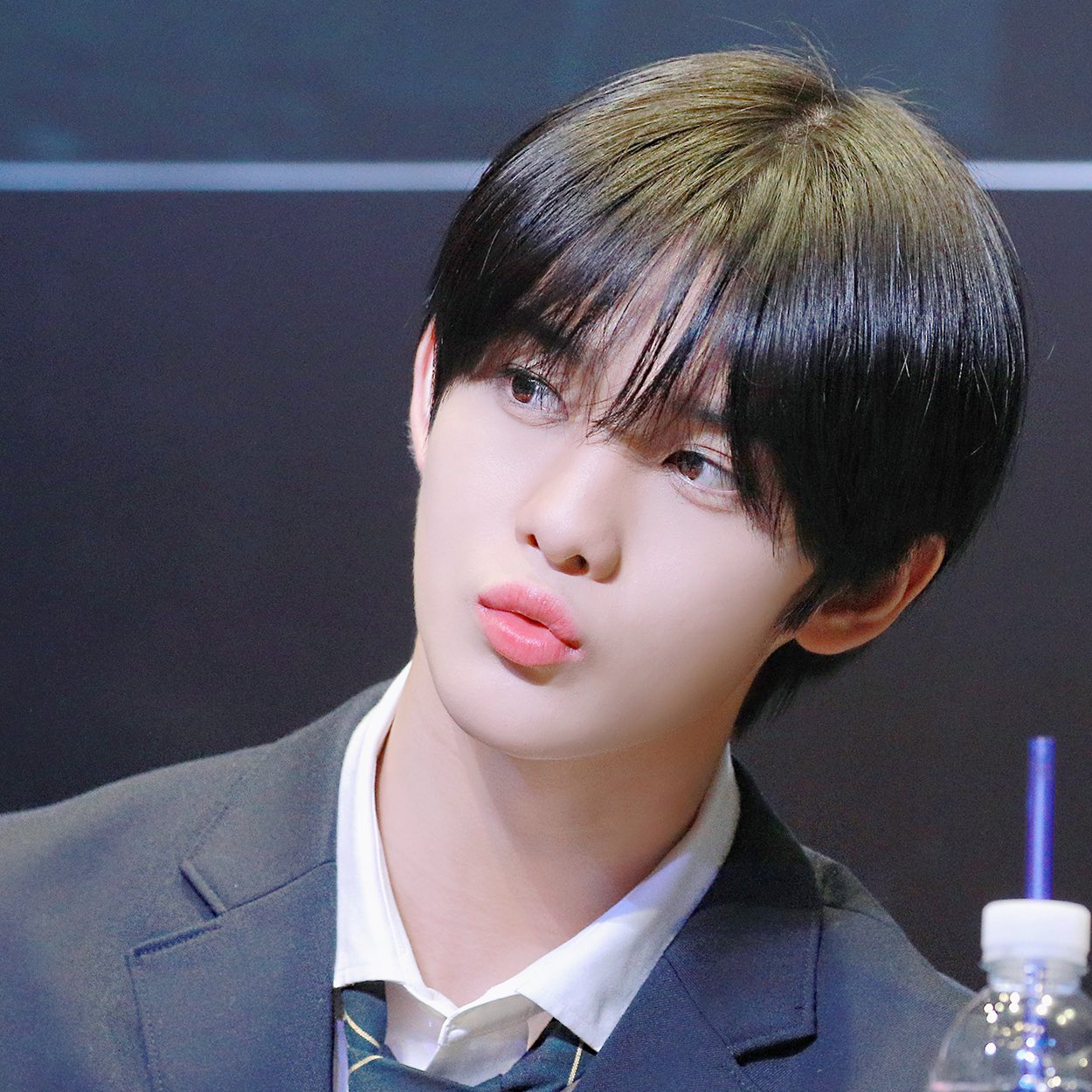 Behind-the-scenes cut of Bae Jinyoung