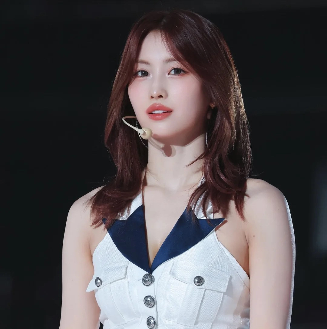 모모 (TWICE)의 비하인드 컷