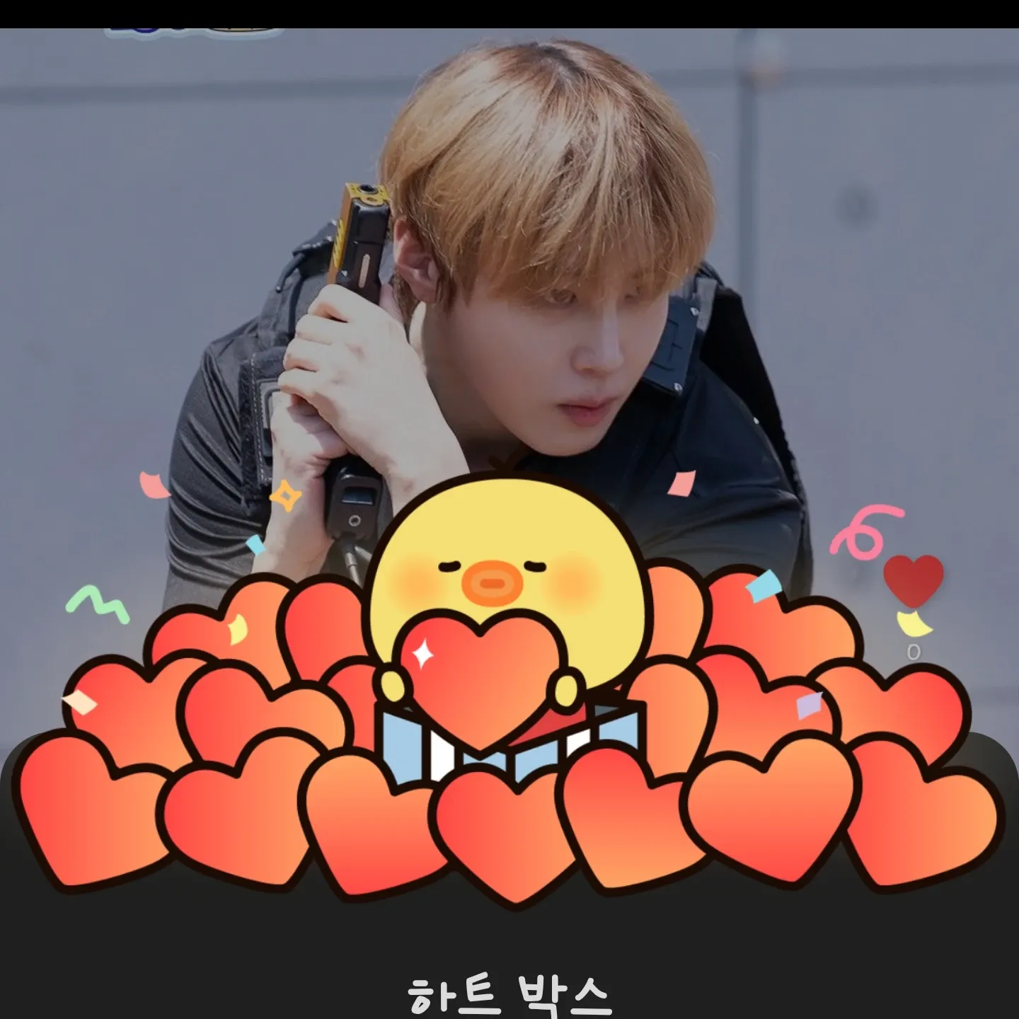 Behind-the-scenes cut of Ha Sungwoon