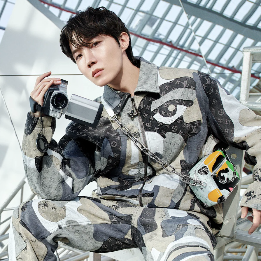 A moment captured by j-hope (BTS)'s fan