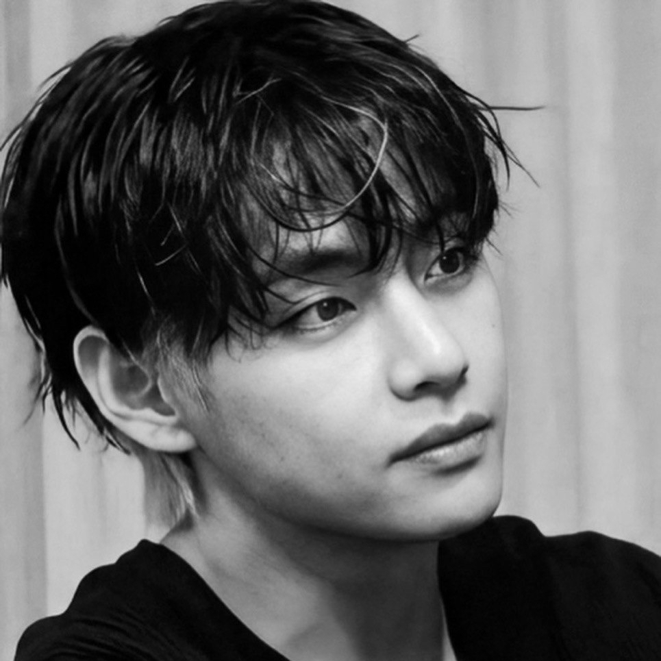 Foto terbaru V (BTS)