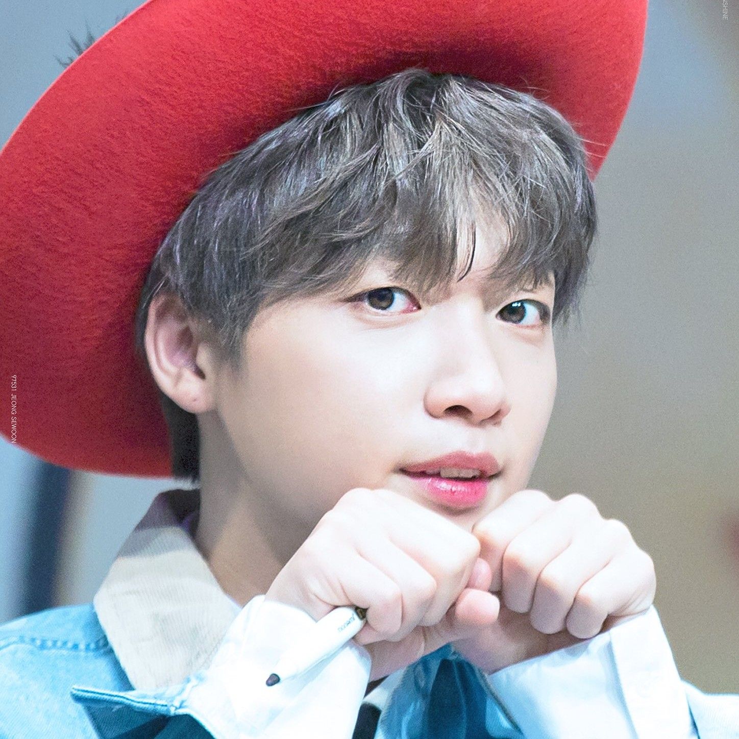 A moment captured by Jeong Sewoon's fan