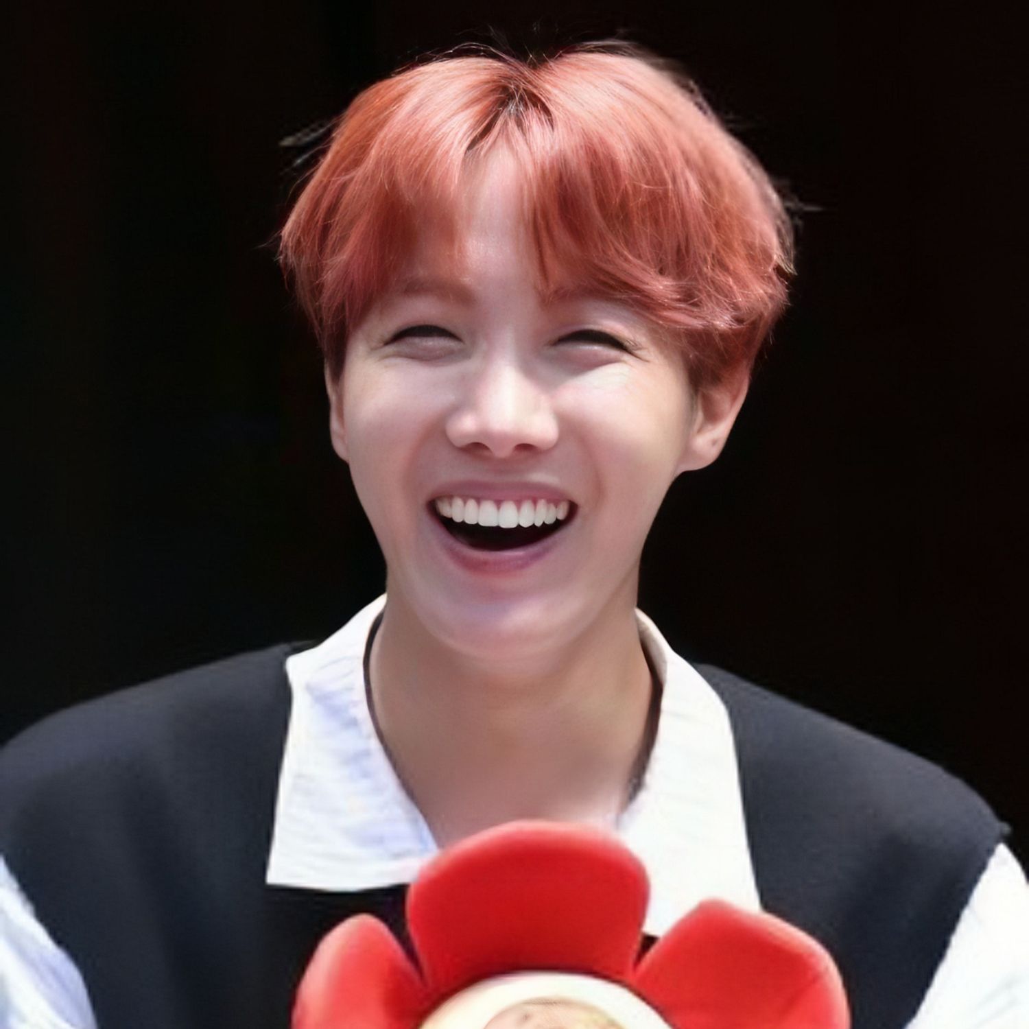 Foto aktivitas terbaru j-hope (BTS)