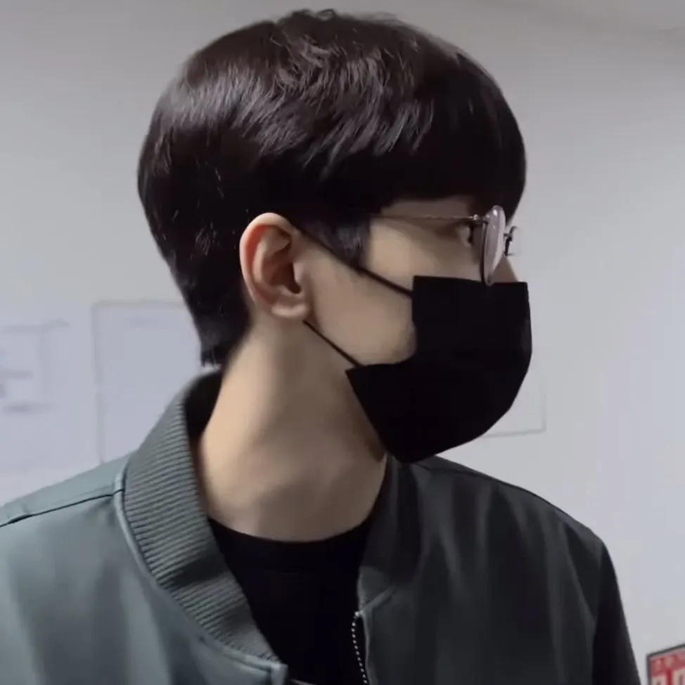 Latest photo of Wonwoo (SEVENTEEN)