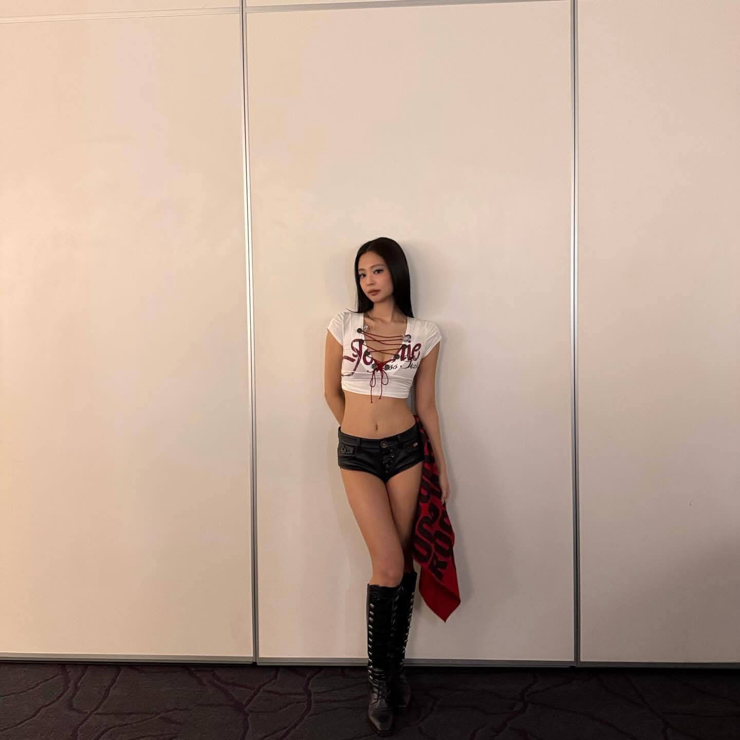 Behind-the-scenes cut of Jennie (BLACKPINK)