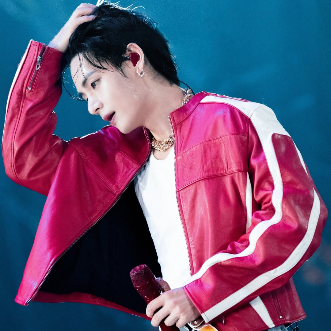 Foto aktivitas terbaru V (BTS)