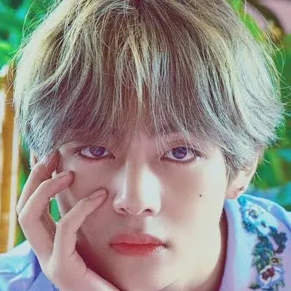 뷔 (방탄소년단) 최근 활동샷