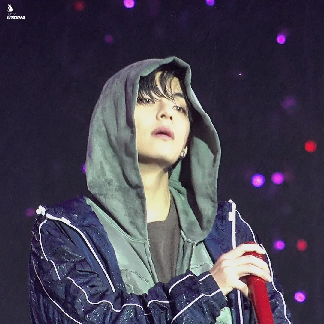 뷔 (방탄소년단) 최근 활동샷