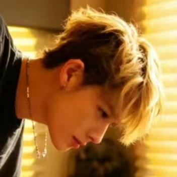 Foto aktivitas terbaru NI-KI (ENHYPEN)