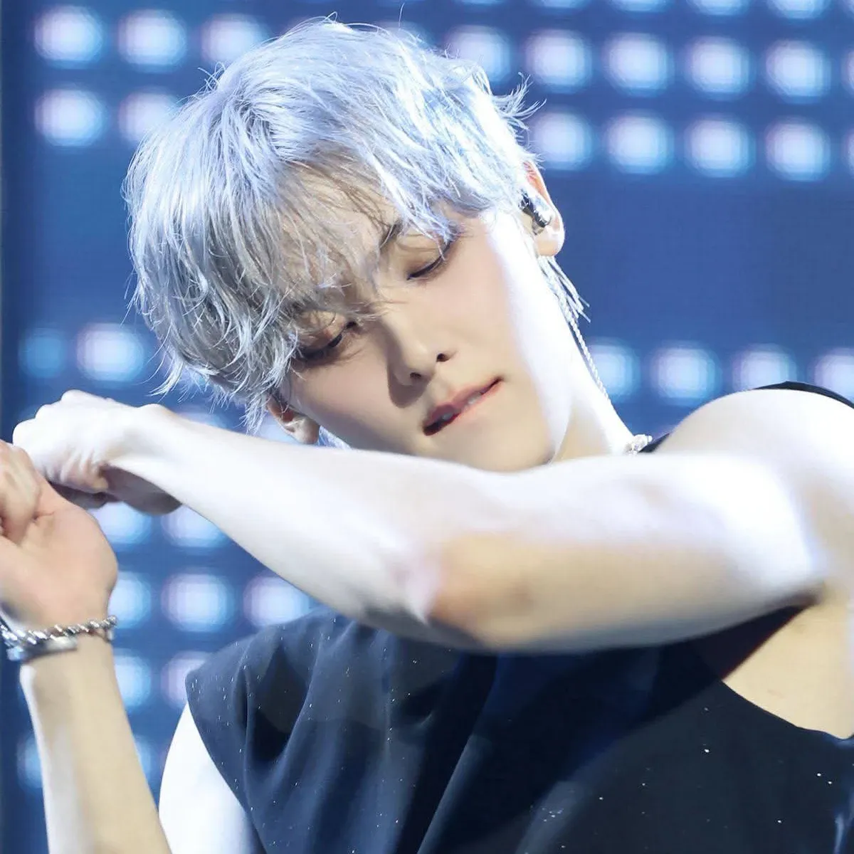 윤산하 (아스트로) 최근 활동샷