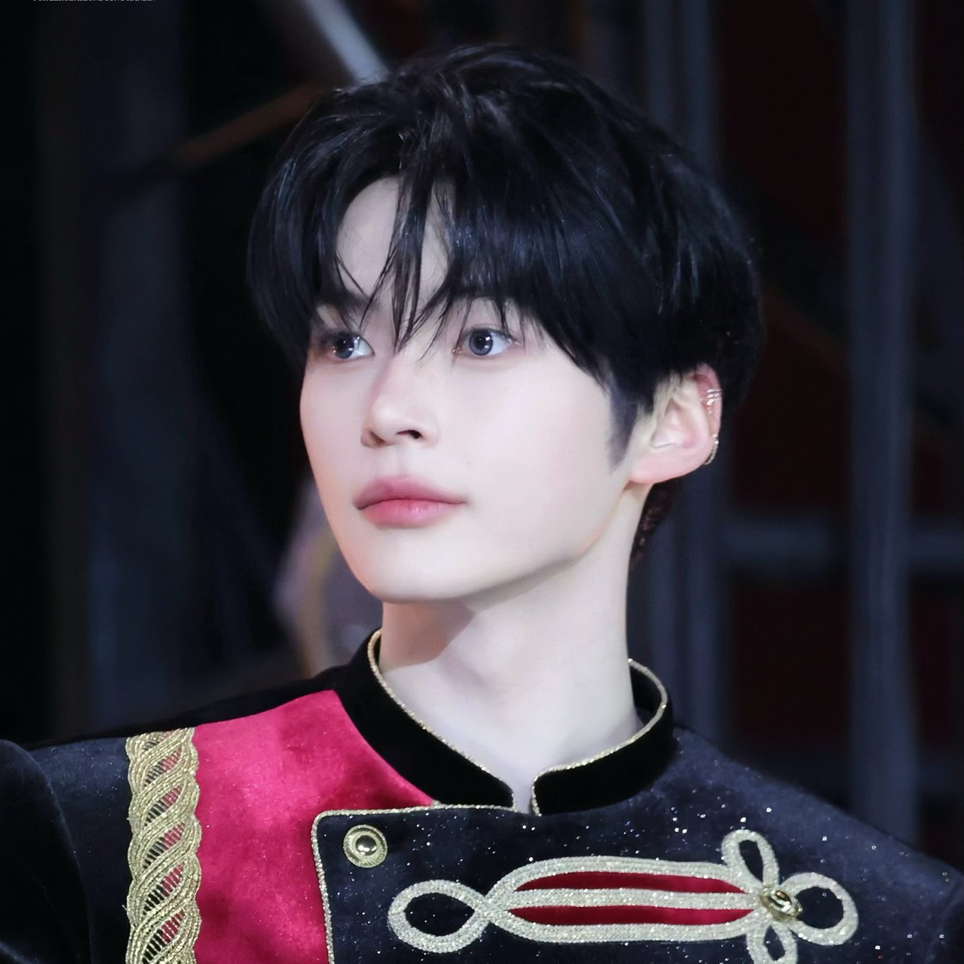 Latest photo of Sung Hanbin (ZEROBASEONE)