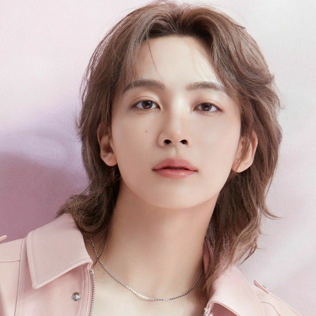 A moment captured by Jeonghan (SEVENTEEN)'s fan