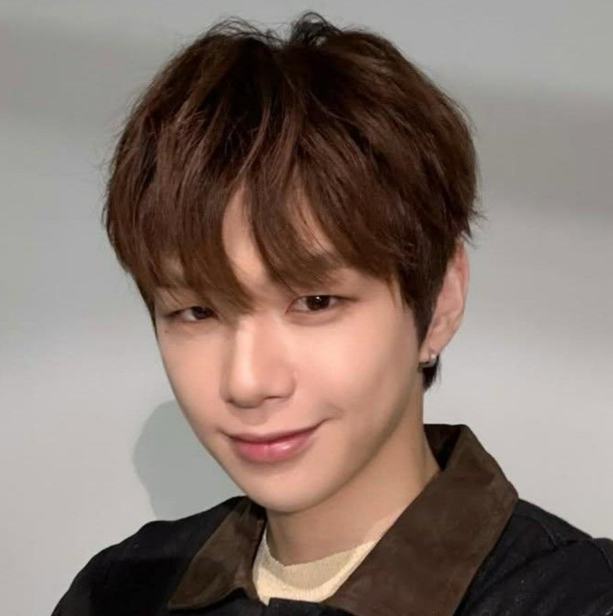 カン・ダニエルの舞台裏ショット