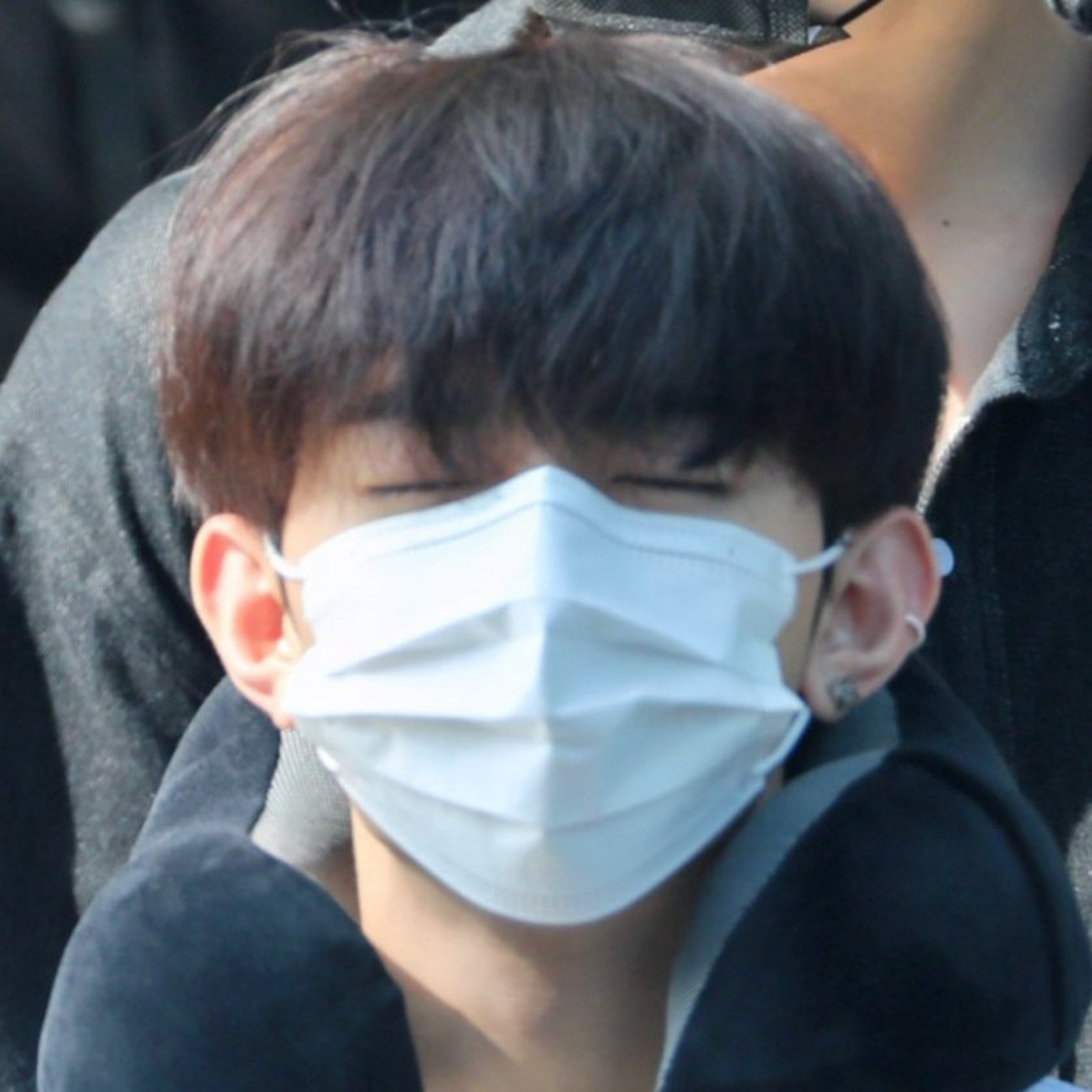 Foto aktivitas terbaru Zhang Hao (ZEROBASEONE)