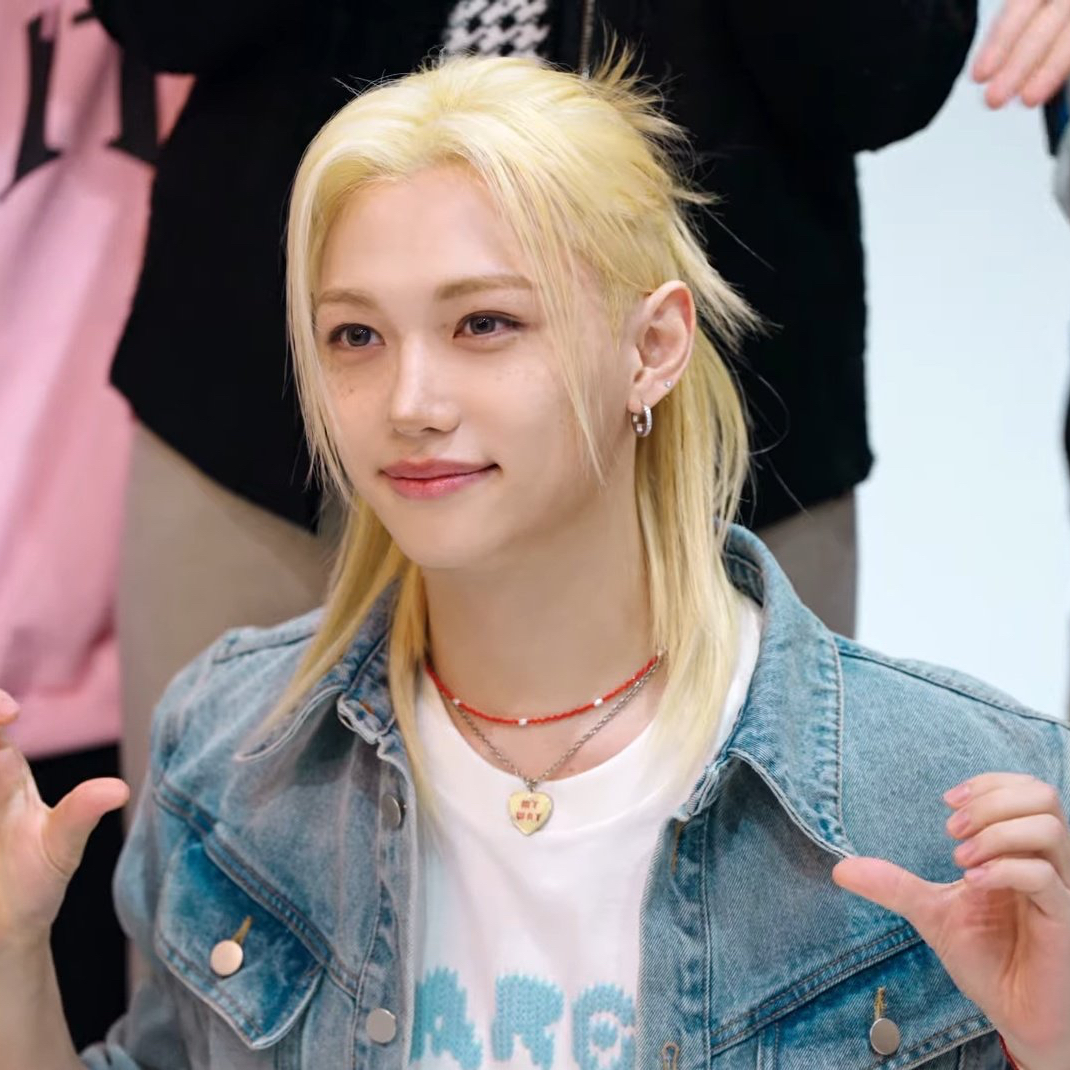 A moment captured by Felix (Stray Kids)'s fan