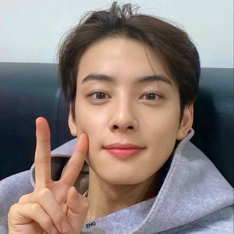 A moment captured by Eunwoo (ASTRO)'s fan