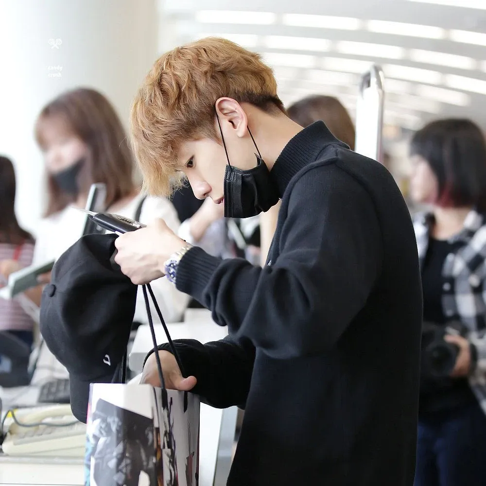 Behind-the-scenes cut of Baekhyun (EXO)