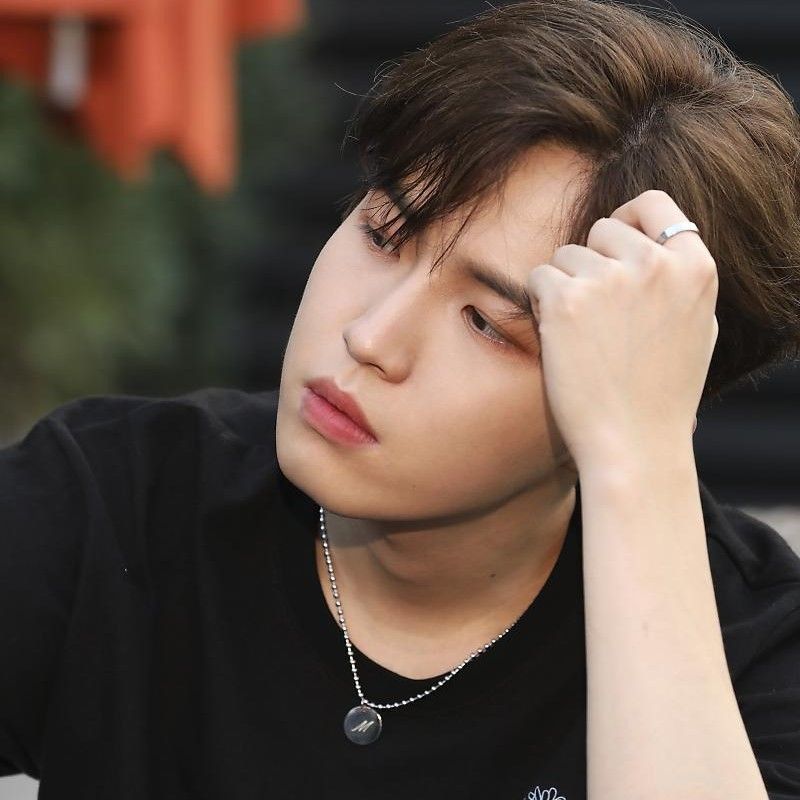 Potret di balik layar Kim Jaehwan