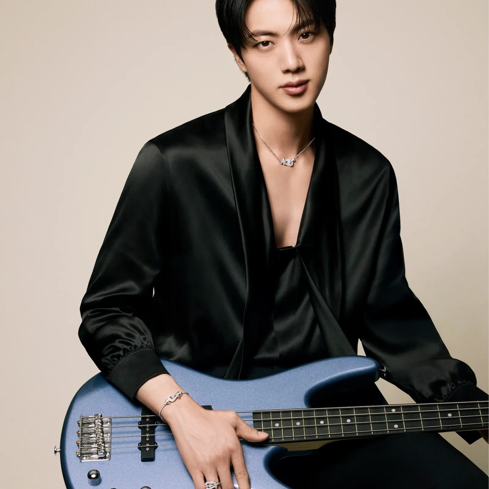 Foto aktivitas terbaru Jin (BTS)