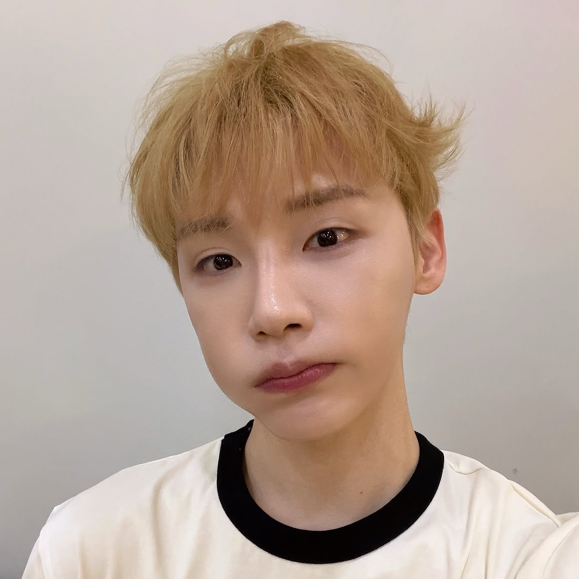 Latest photo of Jeon Woong (AB6IX)