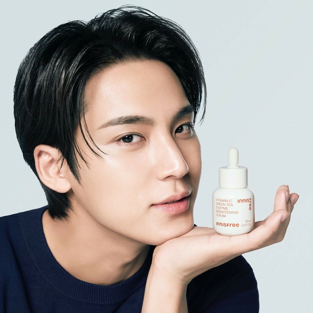 A moment captured by Mingyu (SEVENTEEN)'s fan