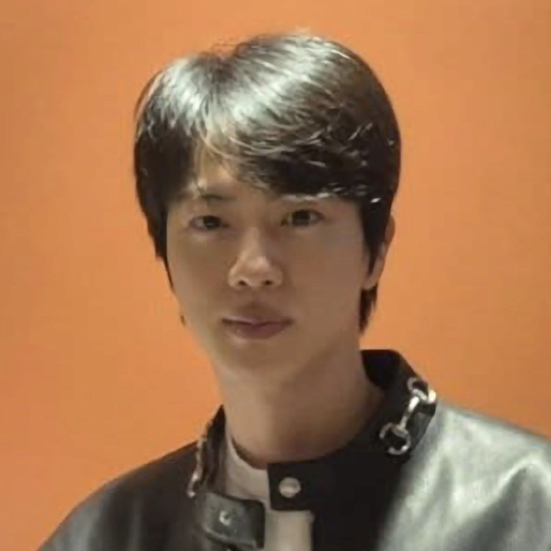 Momen yang diabadikan oleh penggemar Jin (BTS)