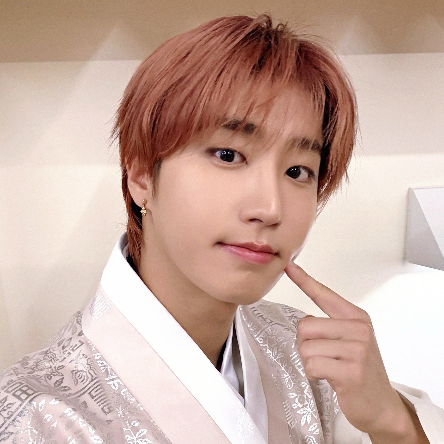 Behind-the-scenes cut of HAN (Stray Kids)