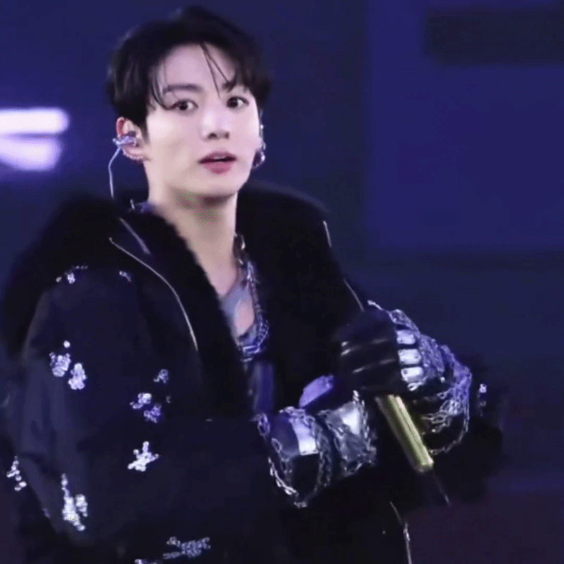 Foto aktivitas terbaru Jungkook (BTS)