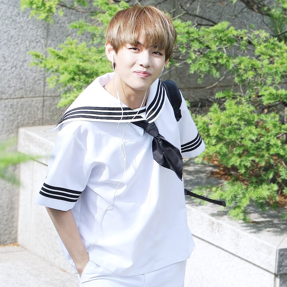 V (BTS)の舞台裏ショット