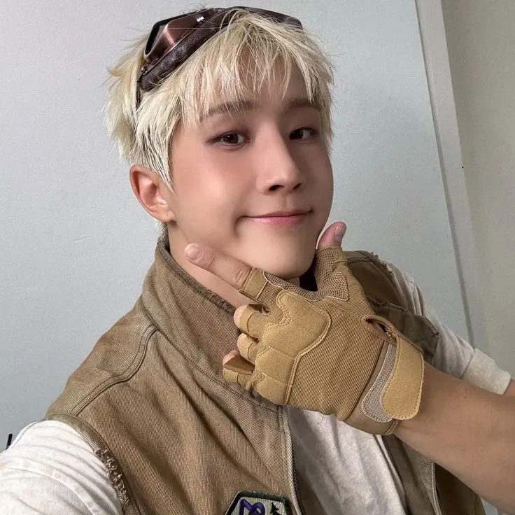Latest photo of Jinjin (ASTRO)