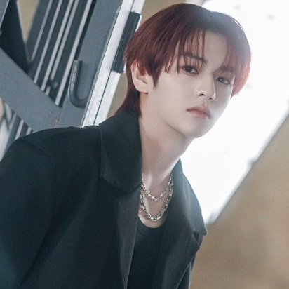 Recent activity shot of Sungyun (n.SSign)