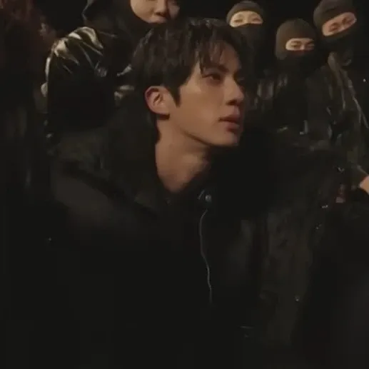 Foto aktivitas terbaru Jin (BTS)