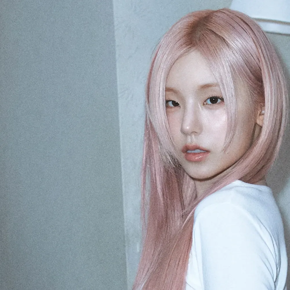 Behind-the-scenes cut of Yeji (ITZY)