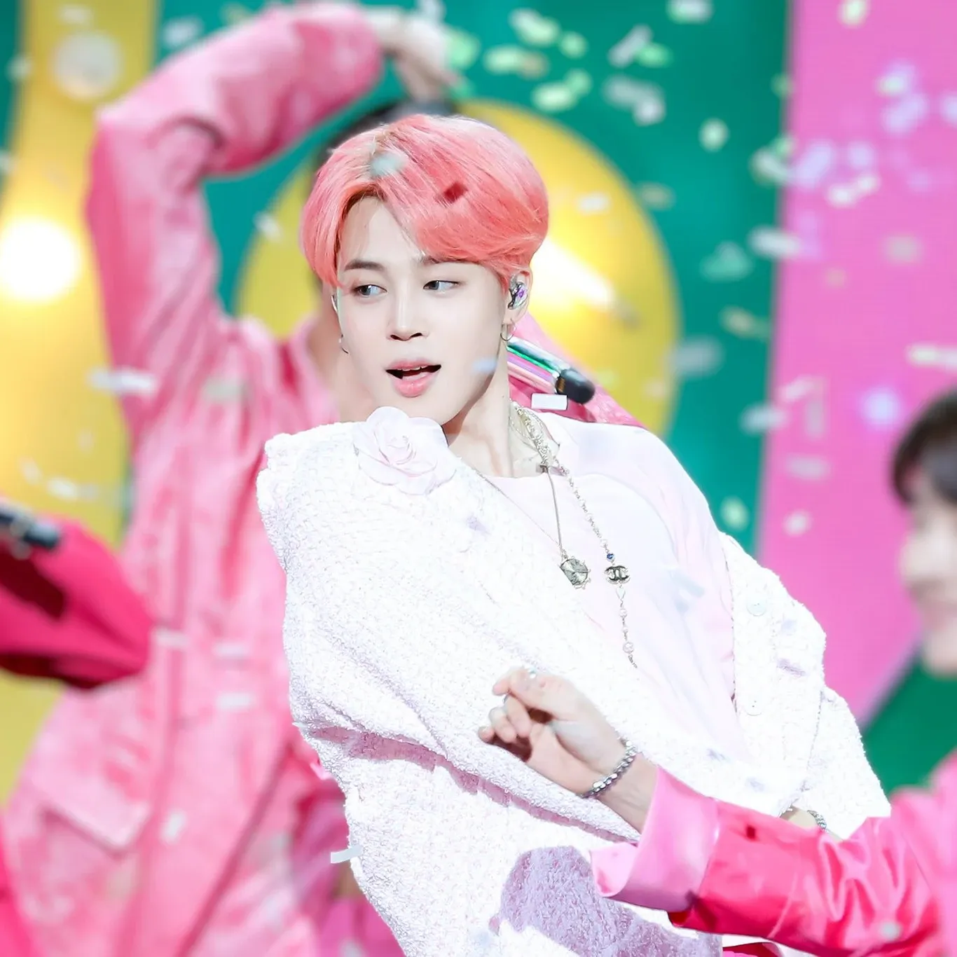 Momen yang diabadikan oleh penggemar Jimin (BTS)