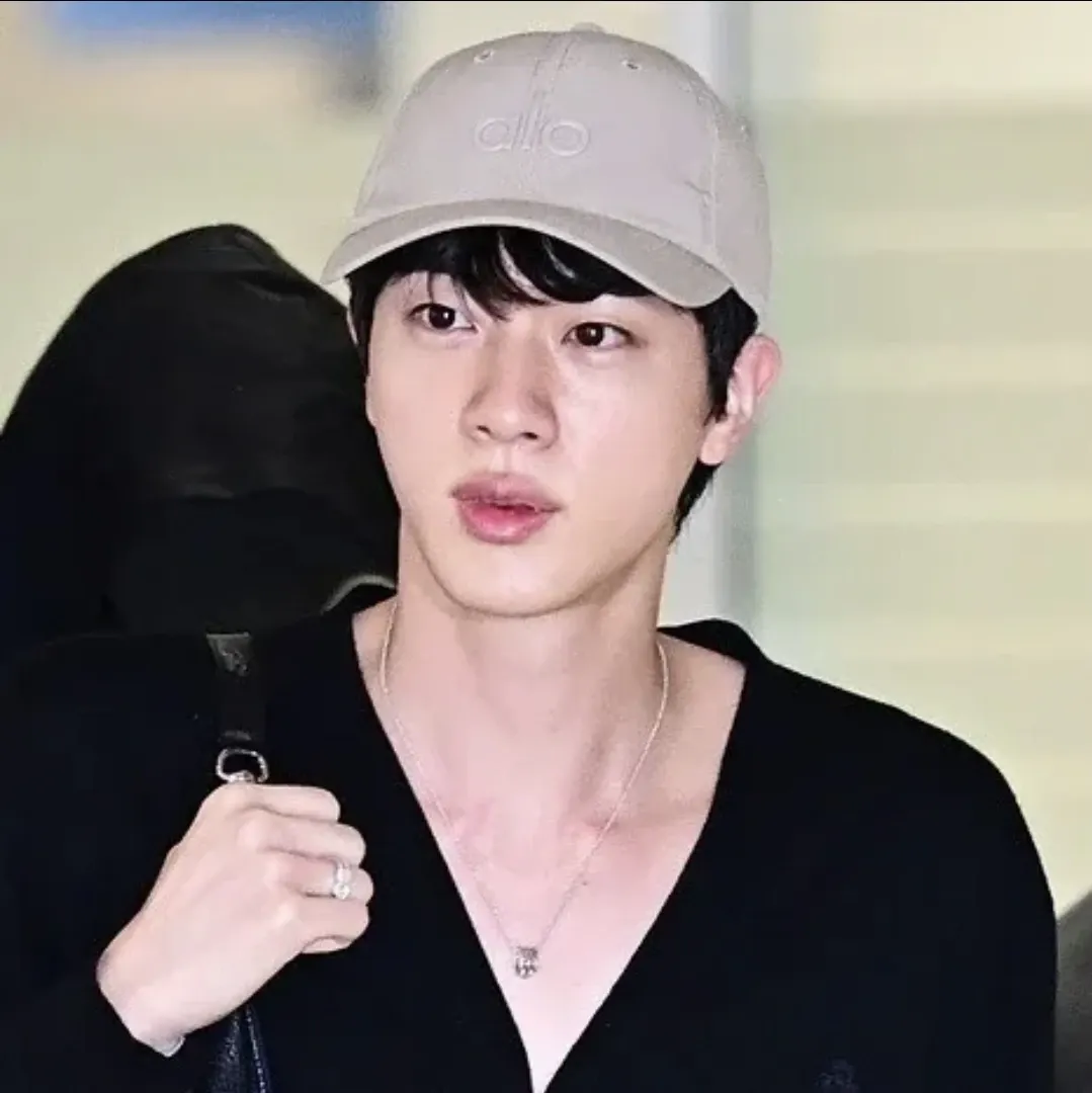 Potret di balik layar Jin (BTS)