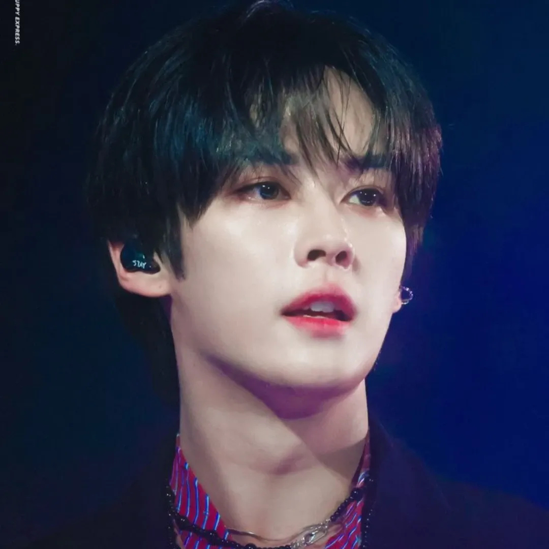 Latest photo of Lee Know (Stray Kids)