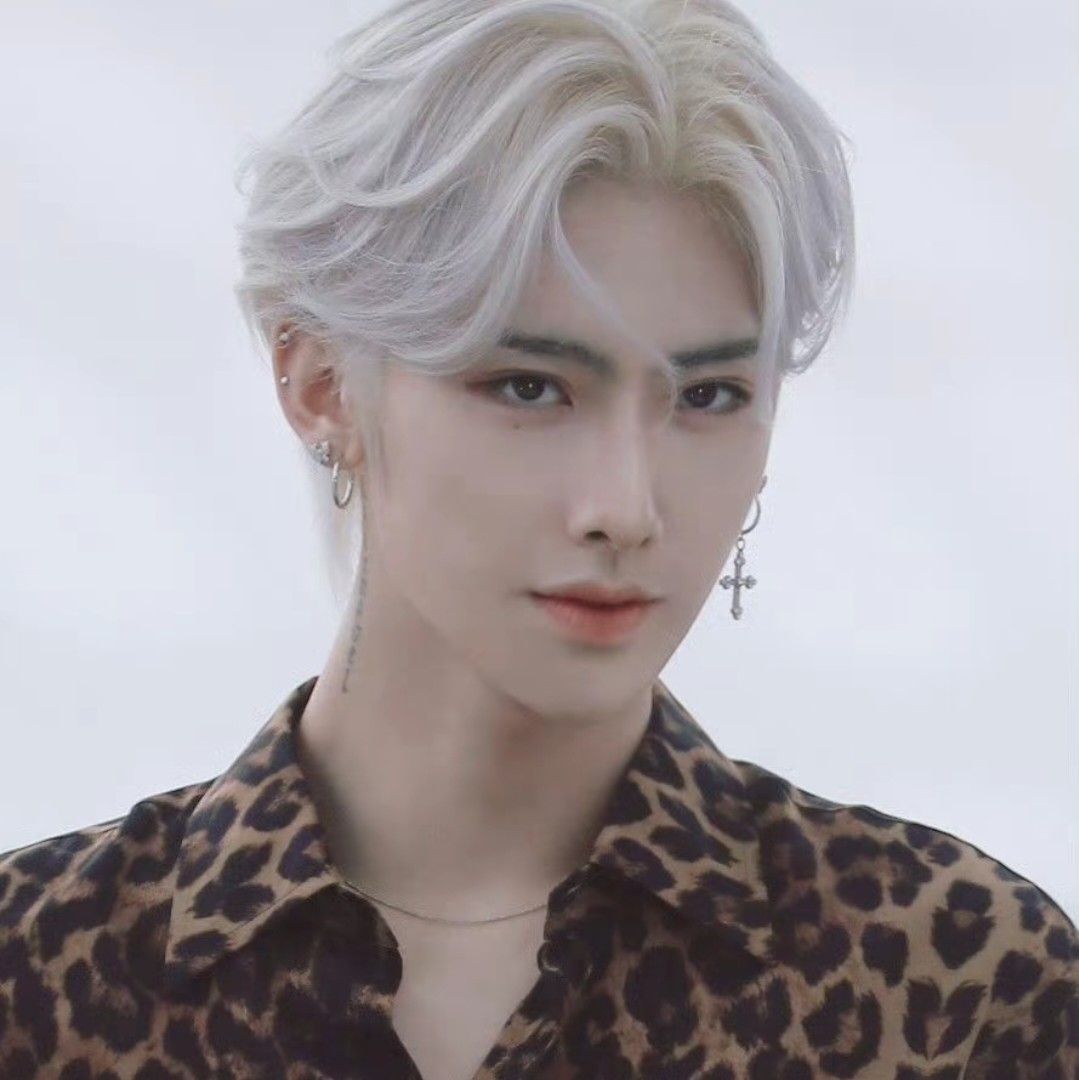 Latest photo of Ricky (ZEROBASEONE)