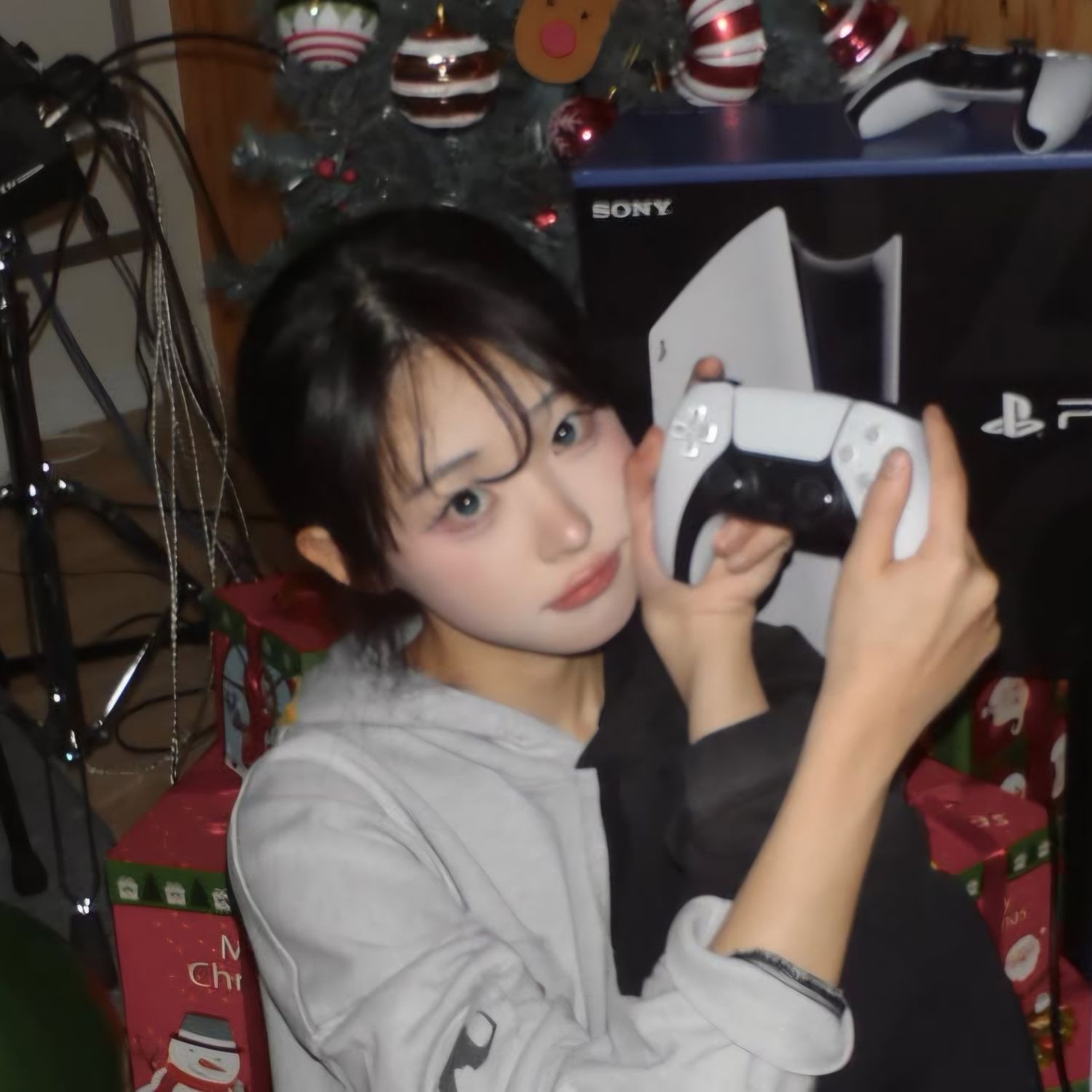 Latest photo of Hina (QWER)