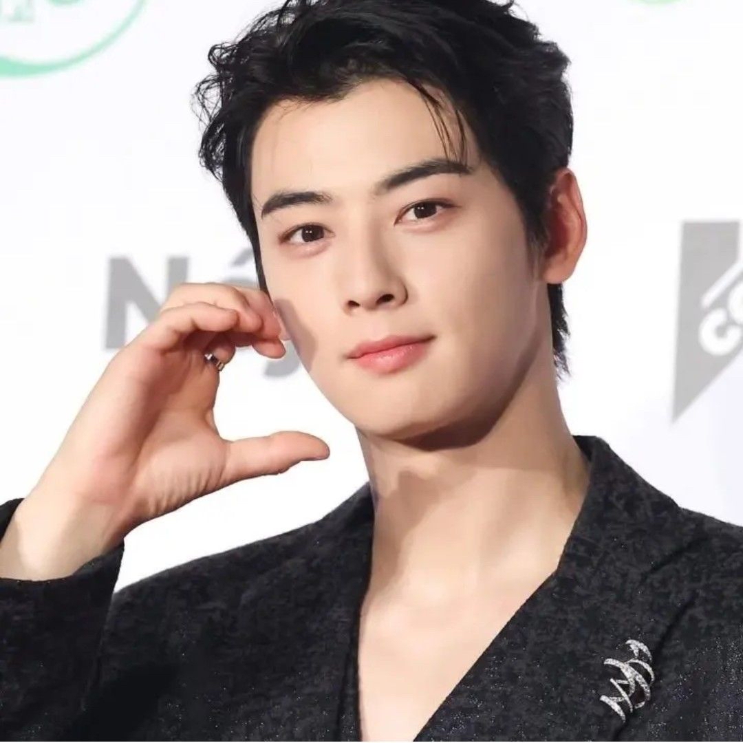 A moment captured by Eunwoo (ASTRO)'s fan