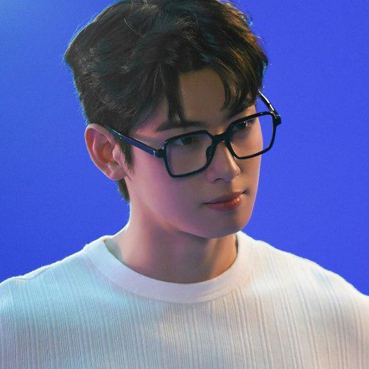 Latest photo of Eunwoo (ASTRO)