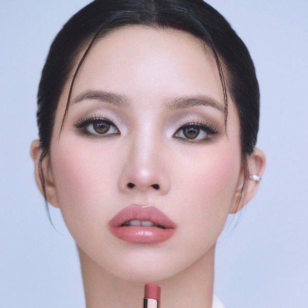 Signature photo of Soyeon (i-dle) capturing their charm