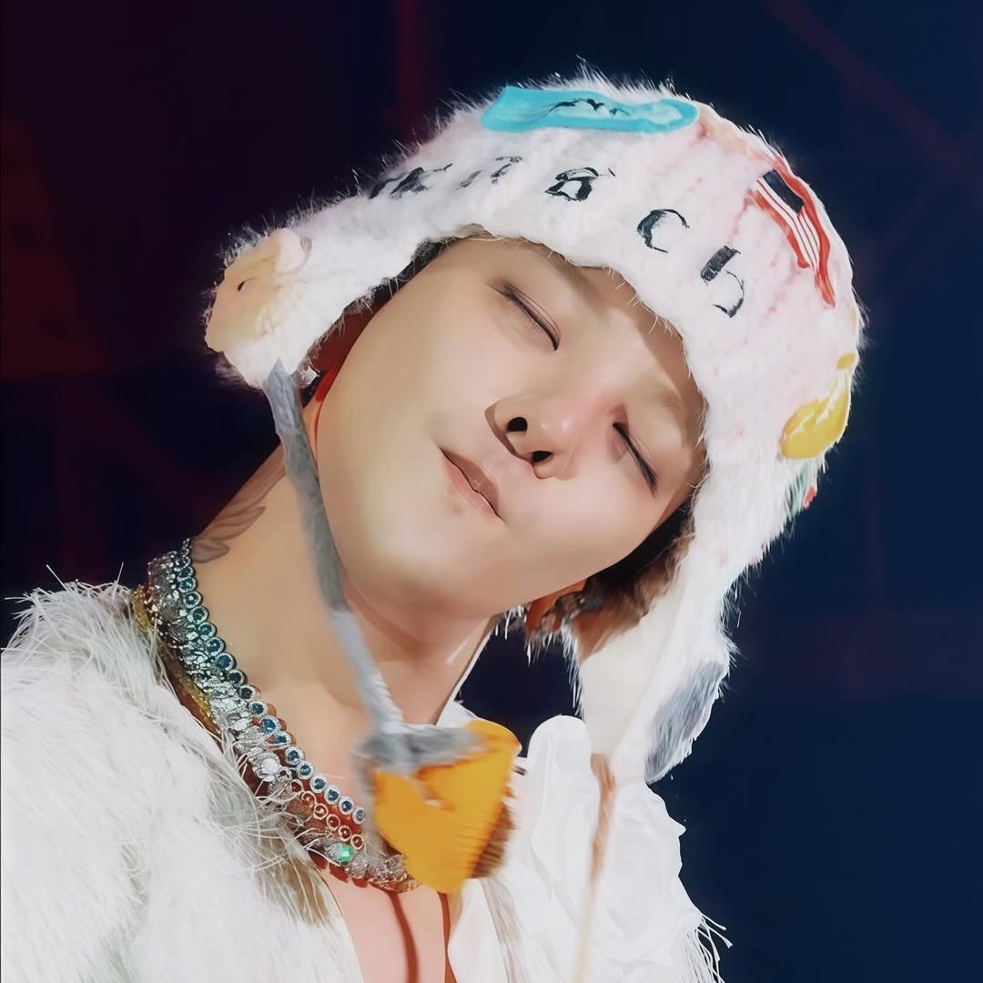 Behind-the-scenes cut of G-DRAGON (BIGBANG)